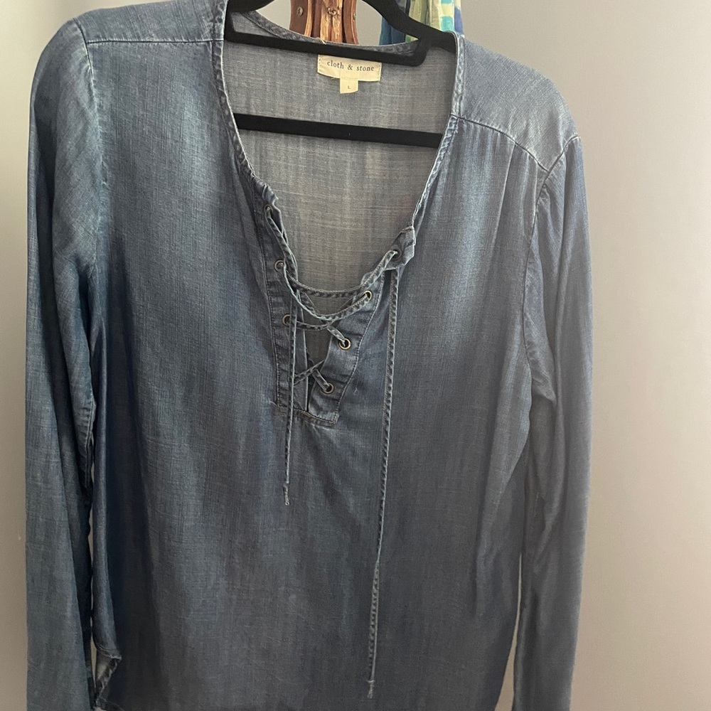 Cloth & Stone chambray high low lace up tunic top. 100% soft tensely. Size L.